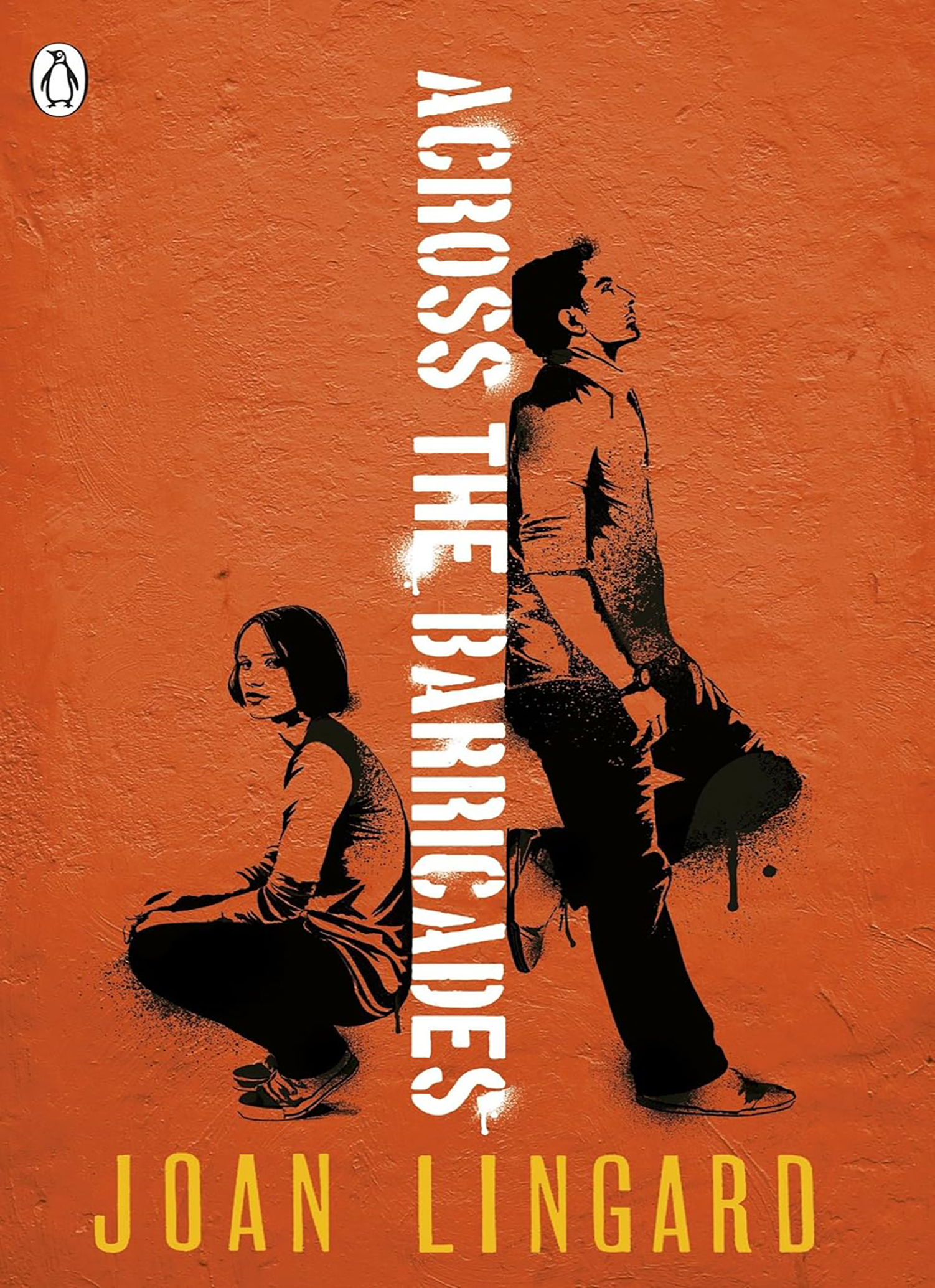 ACROSS THE BARRICADES JOAN LINGARD 4EME