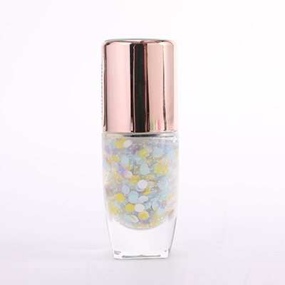 WATER-BASED NAIL POLISH WITH GOLDEN CAP