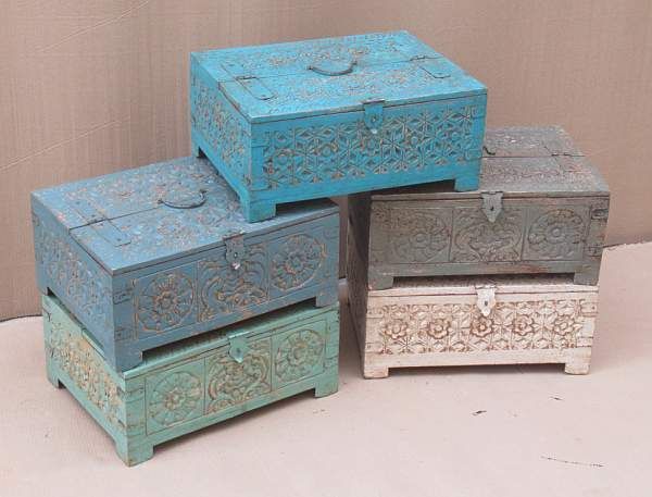 ALGER - BOX WOOD CARVED  43L X 32W X 20H