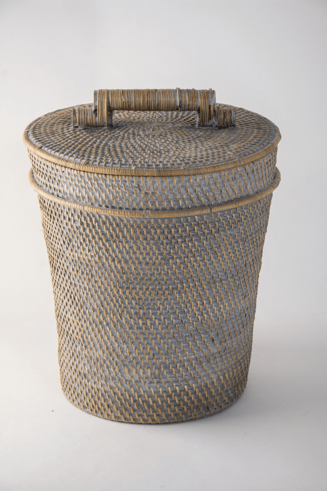 CALISTA - DUSTBIN RATTAN WITH COVER ROUND GREY 25 X 28 CM