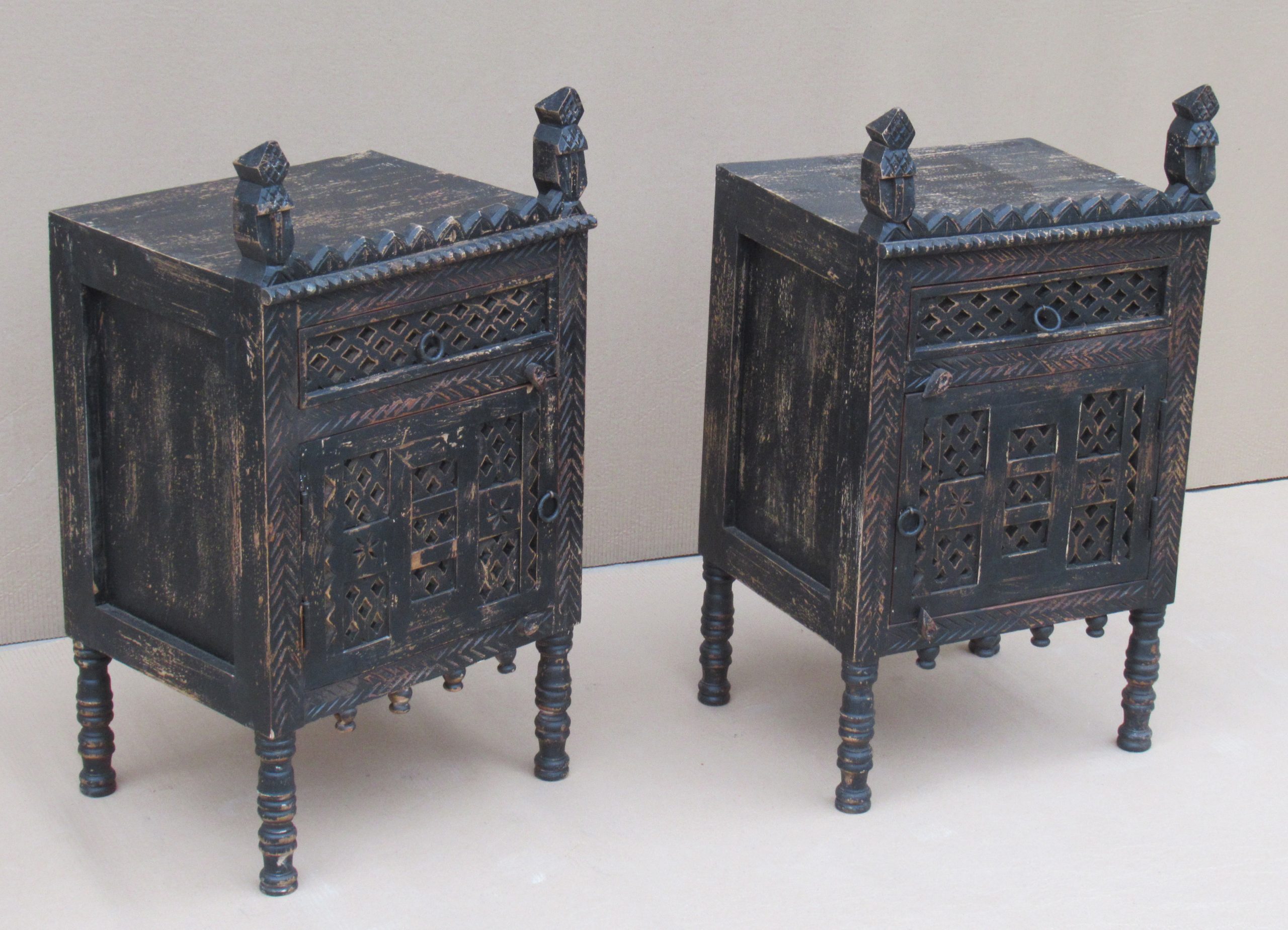 FATEMA -  BEDSIDE TABLE BLACK CARVED WOOD 44 X 37 X H 82 CM