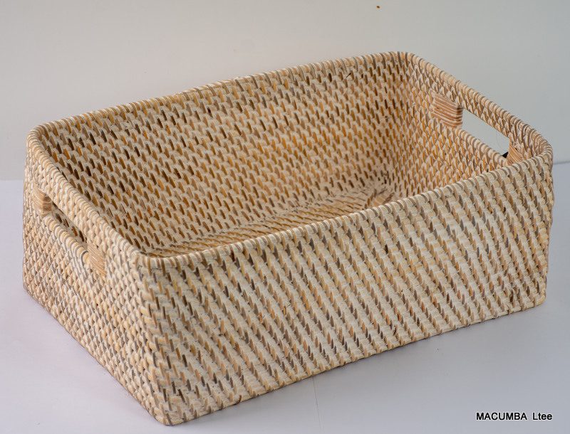 BASKET WHITE RATTAN MEDIUM 40X26XH14