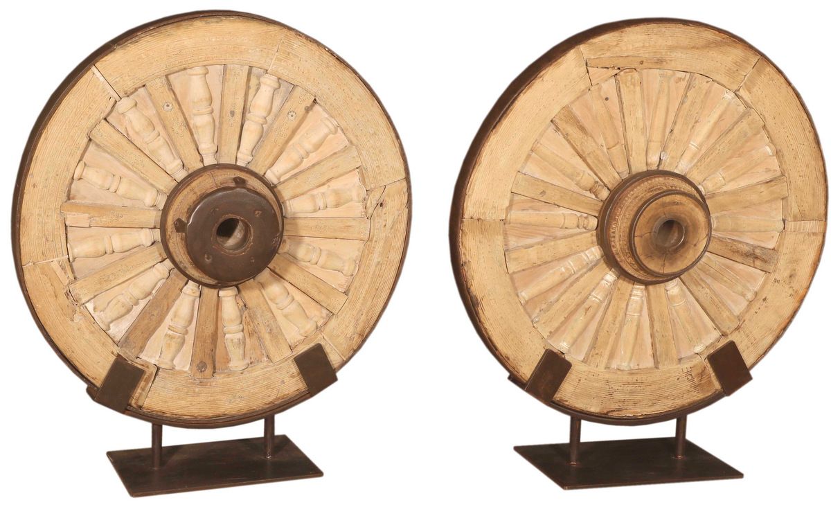 FRANGIPANIER - WHEEL WOOD ON IRON STAND 98 X 30 X H 110 CM