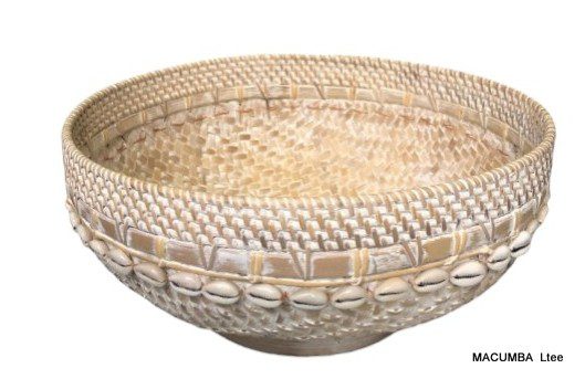 SARASI - BASKETS RATTAN ROUND WHITE WASH WITH SHELLS LARGE D30H14