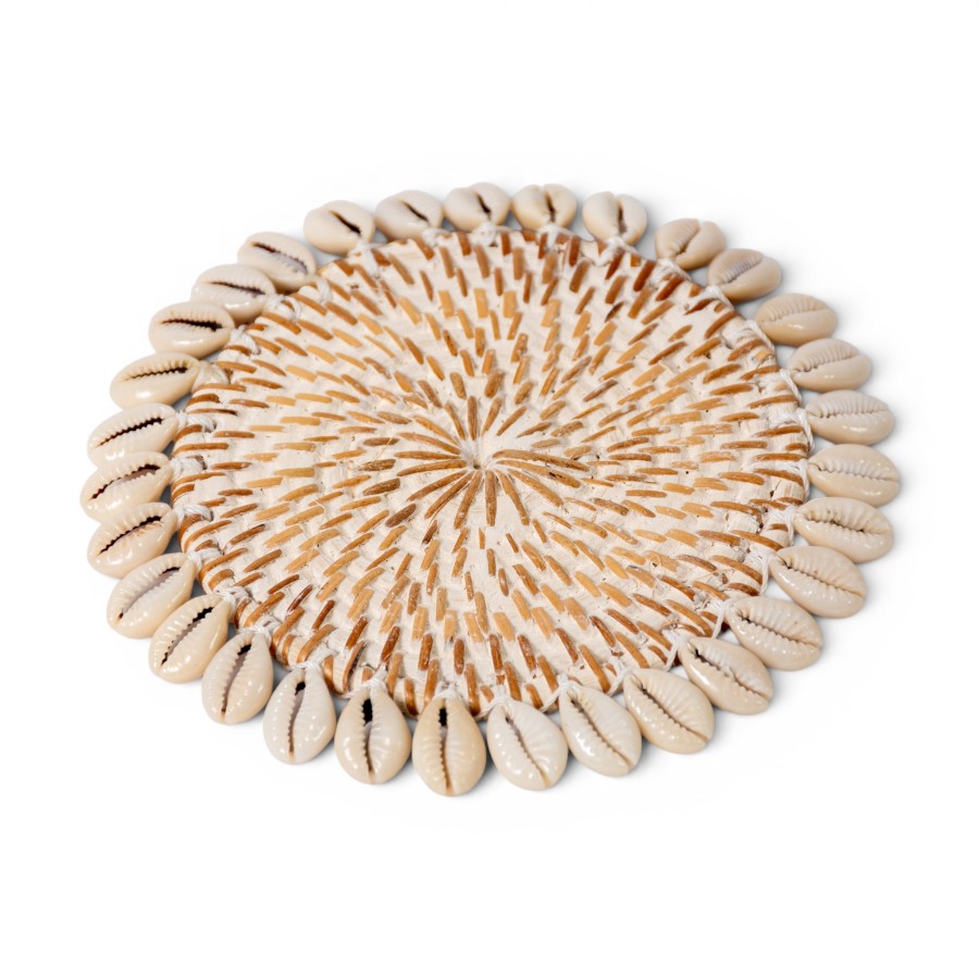 ISHAK - COASTER RATTAN WHITE & SHELLS 13D