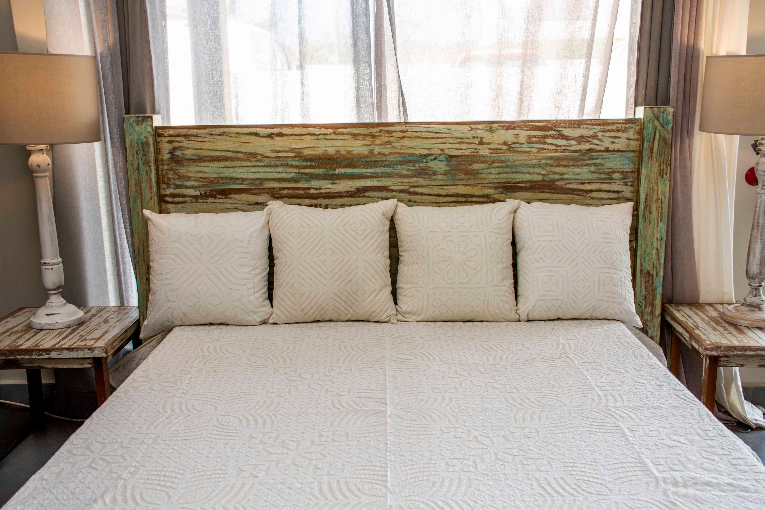 KINKELIBA - BEDCOVER COTTON CUT WORK 220 X 270 CM