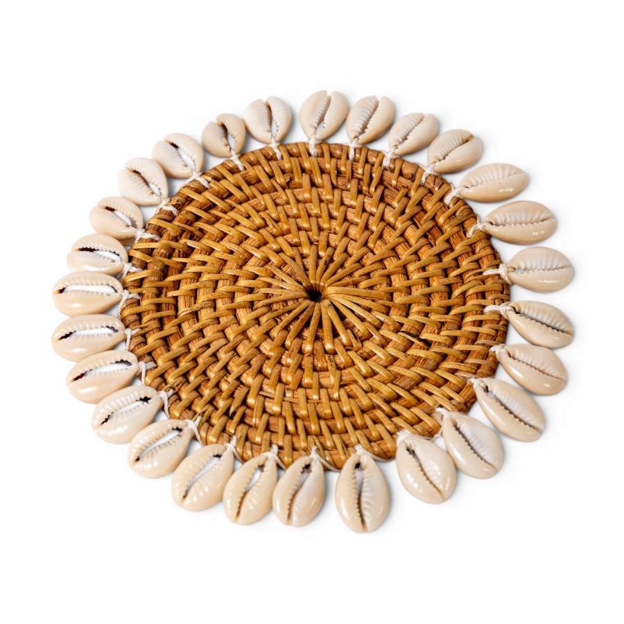 ISHAK - COASTER WITH SHELLS ROUND NATURAL RATTAN D13