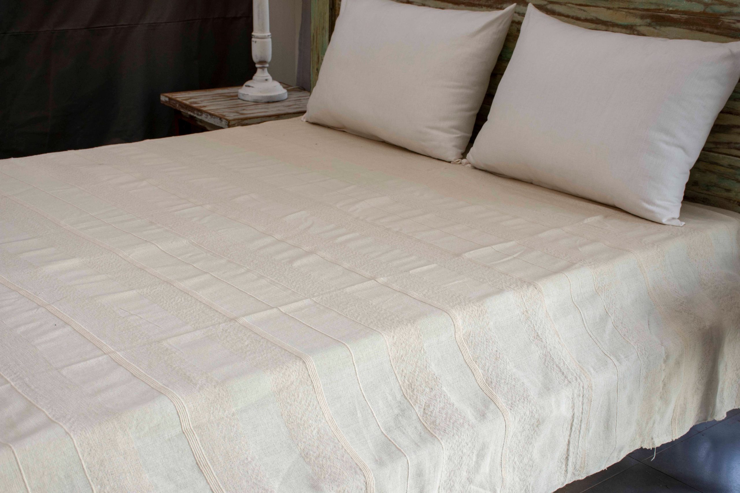 KINDNESS - BEDCOVER HANDLOOM NATURAL 290 X 240 CM
