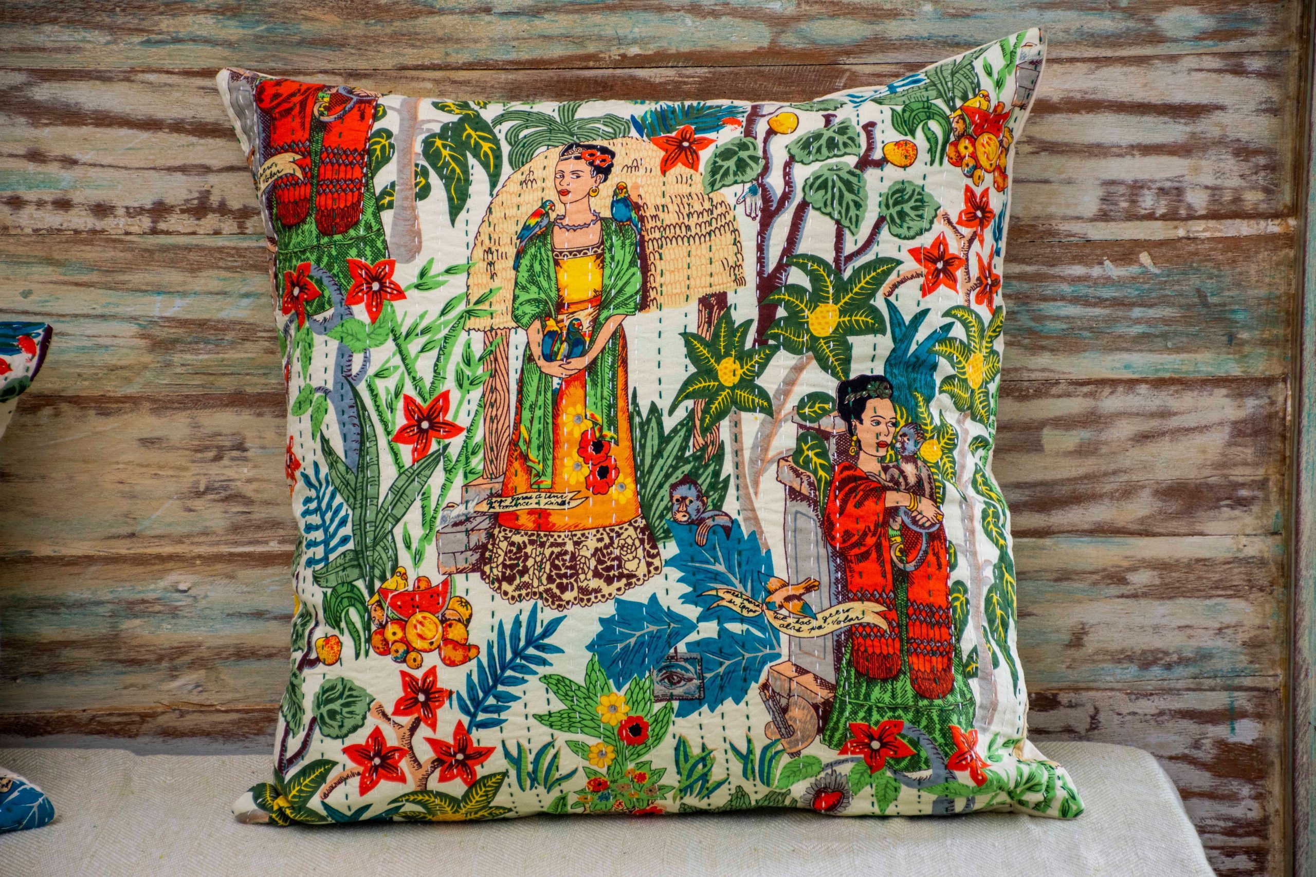 LIA - CUSHION COVER STITCHED FRIDA PRINT GUDARI 50 X 50 CM