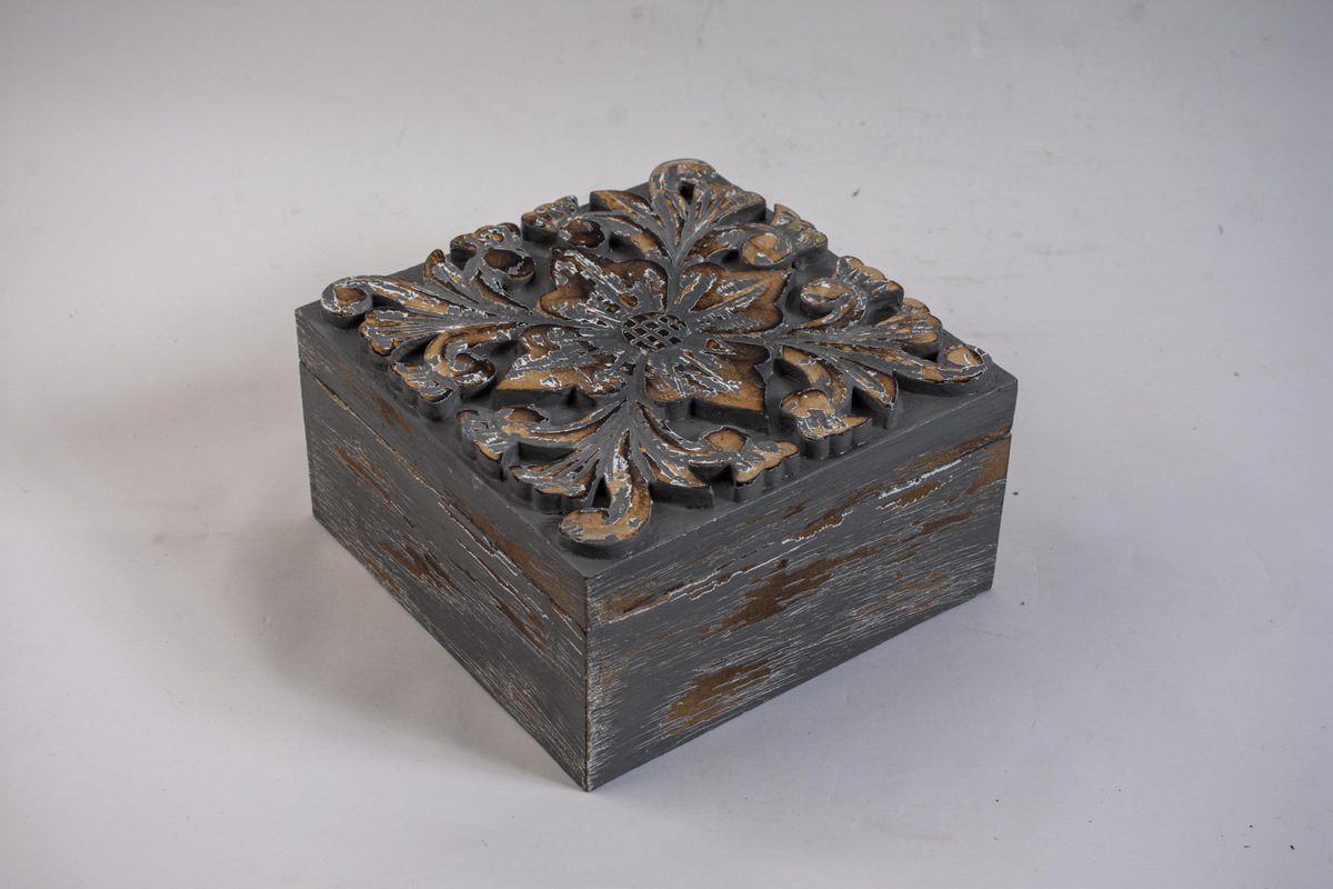 MACADAMIA - BOX WOOD SMALL GREY WASH 20L X 20W X 10H