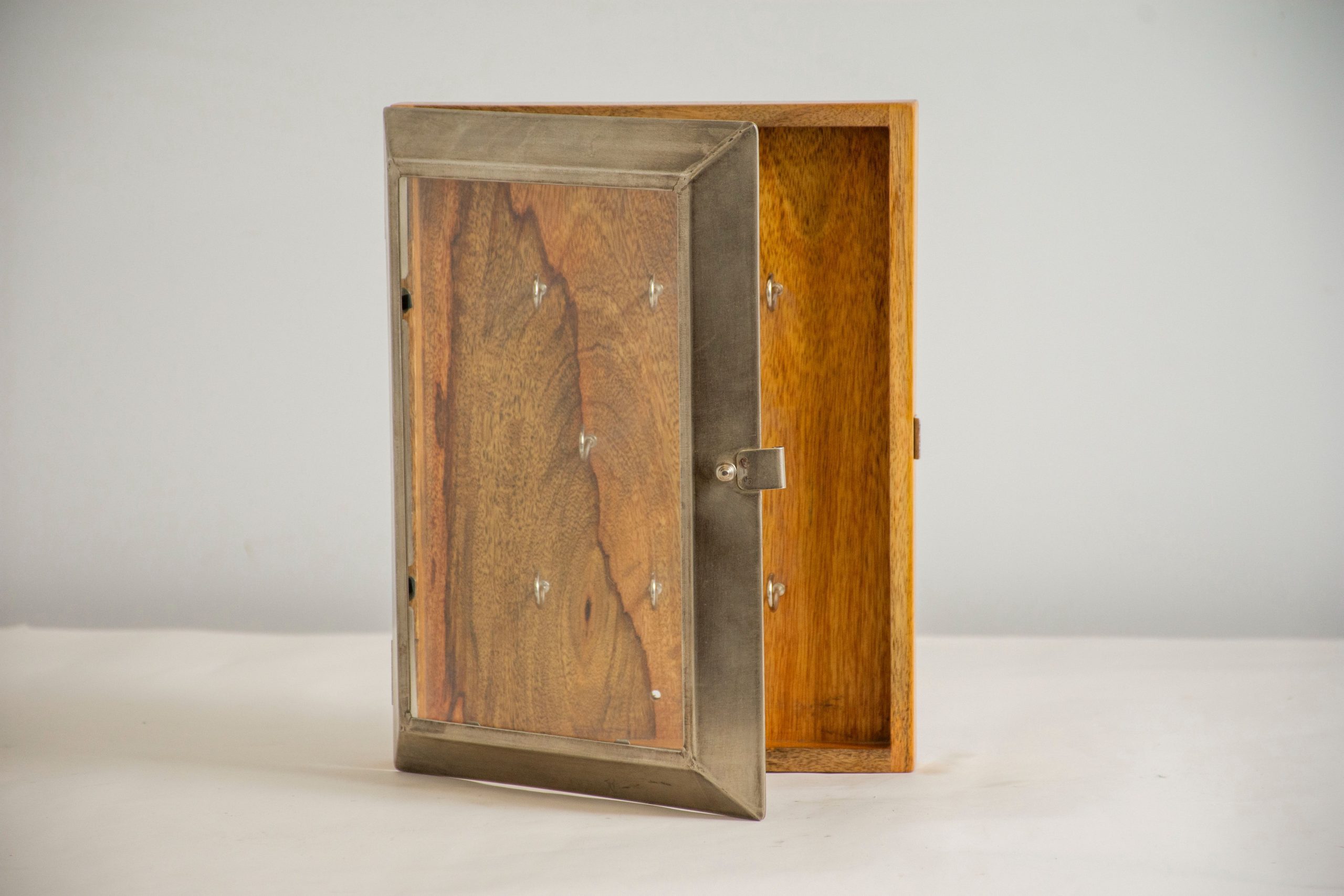 TOPAZE - KEY BOX WOOD & IRON 24 X 8 X H 30 CM
