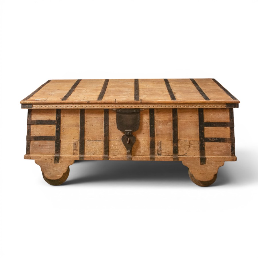 TRUNK ON WHEEL WOOD 142X70XH60