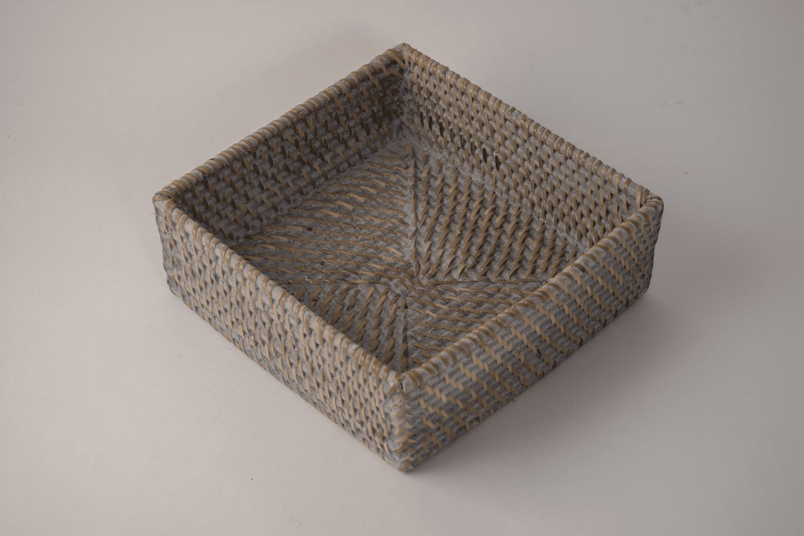 LIKOUALA - TRAY RATTAN GREY SMALL RATTAN SQUARE 20 X 20 CM