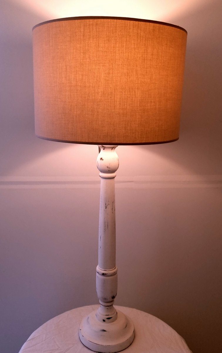 CARLTON - TABLE LAMP 60 WHITE WITH CUP