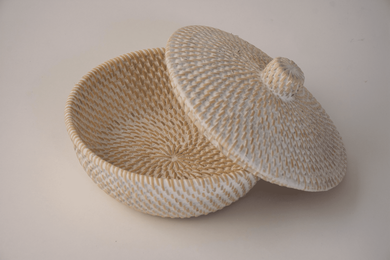 YUMA - BASKET RATTAN WITH LID WHITE D 20