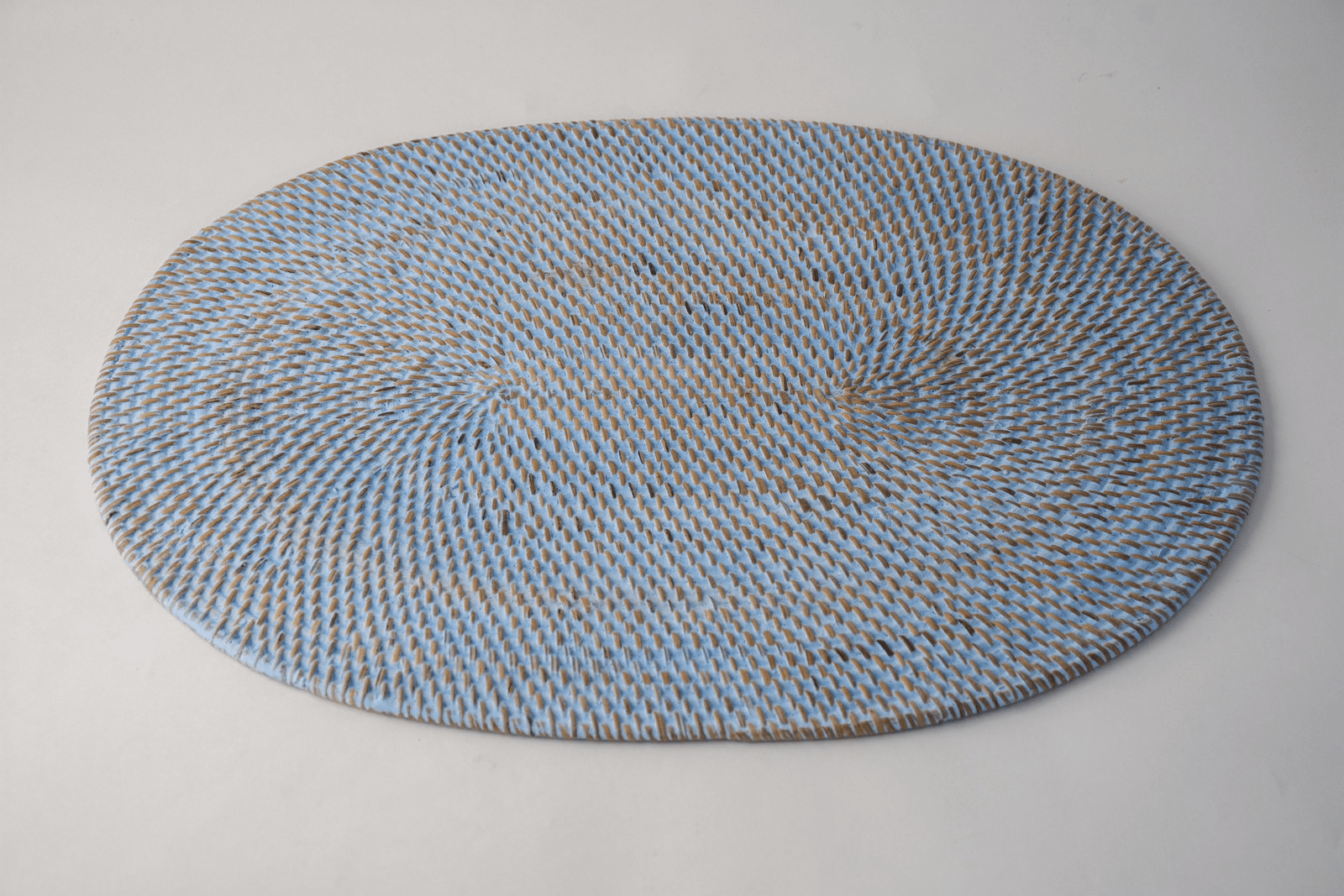 BELLY - PLACEMAT RATTAN OVAL RATTAN TEAL 30 X 40 CM