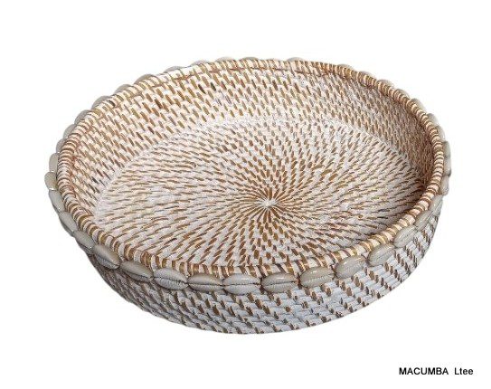 CASSIS - TRAY RATTAN ROUND WHITE WASH WITH SHELLS MEDIUM D25XH6