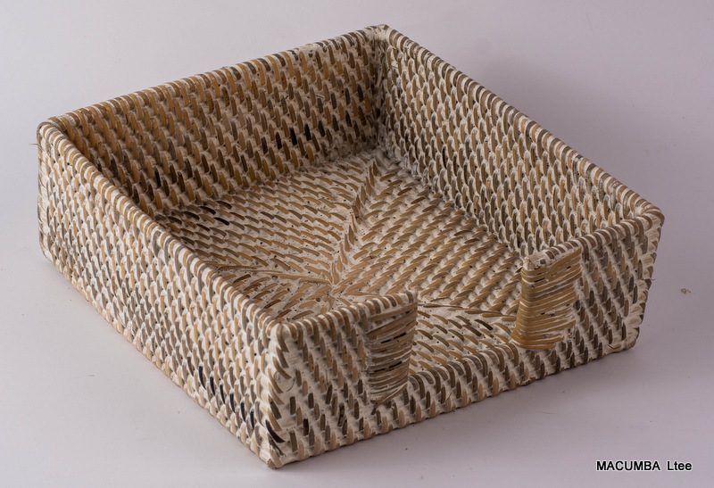 NAPKIN HOLDER SQUARE WHITE WASH RATTAN 20X20XH7