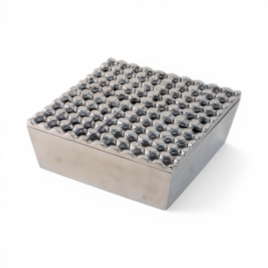 MATEO - ASHTRAY METAL SQUARE SILVER 100 HOLES 22 X 22 X 9