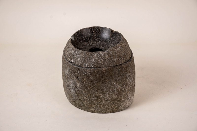 MALORA - ASHTRAY STONE 13 D X H14 CM