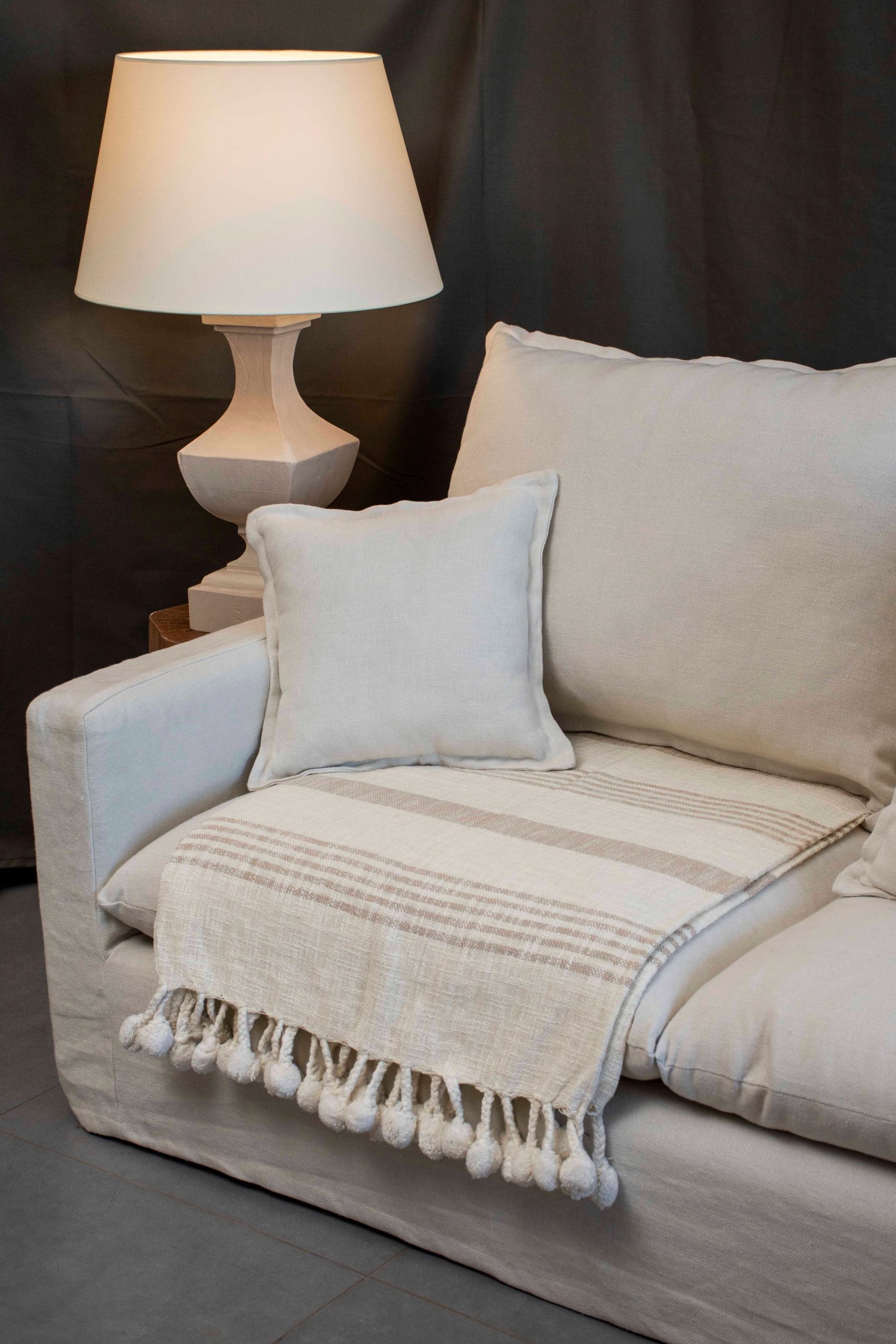 SANGEETA - THROW HANDLOOM STRIPE WITH POMPOM 170 X 120 CM