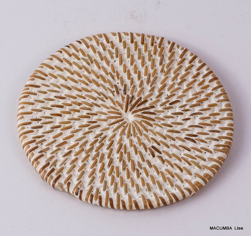 COASTER WHITE RATTAN D10