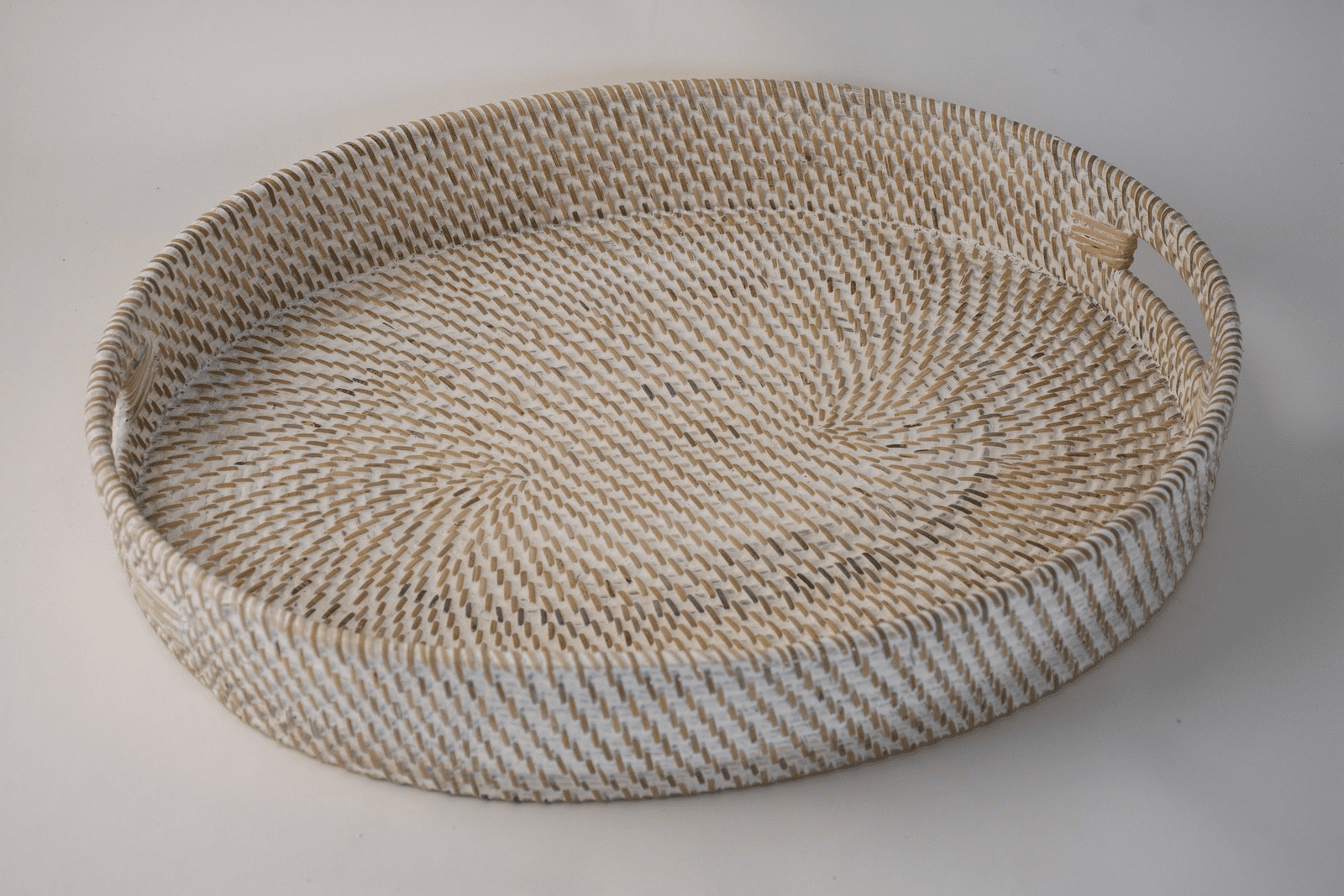 LULU - TRAY RATTAN OVAL WHITE MEDIUM 43 X 31