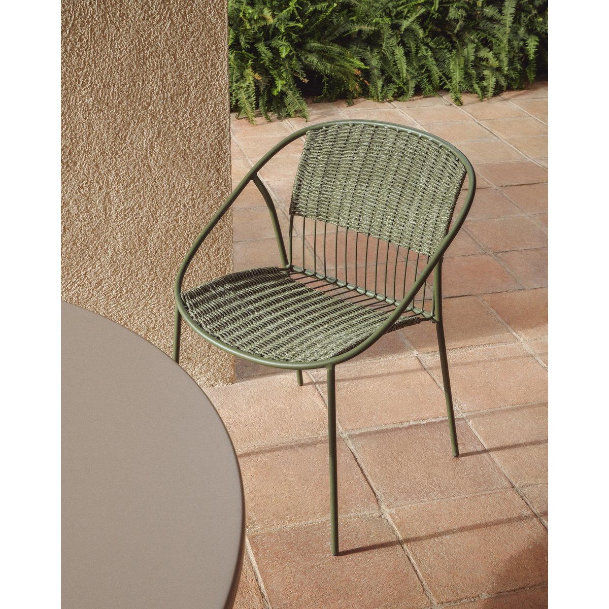 Atrani stackable outdoor chair in galvanised steel and green rope