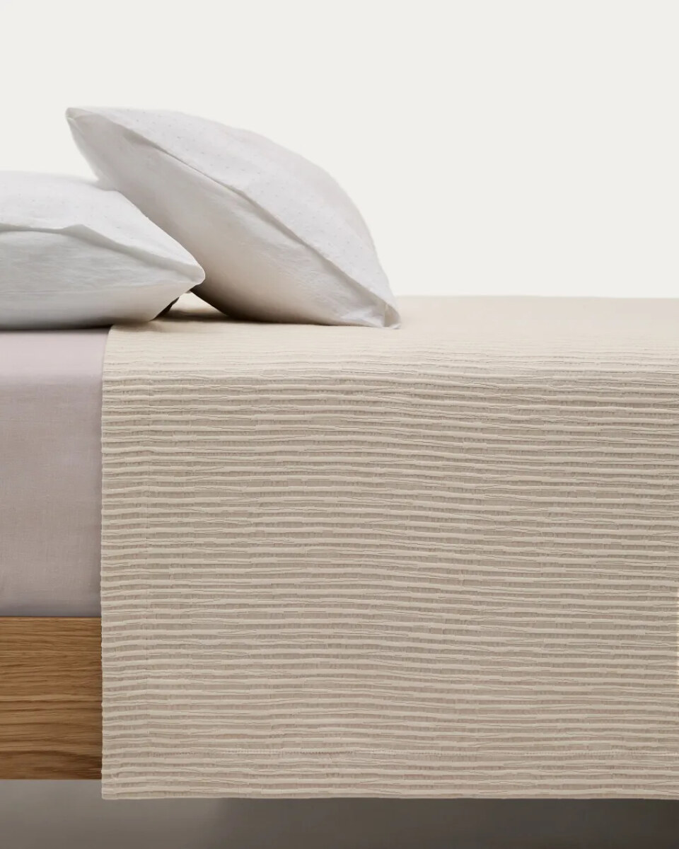 Vindi ecru. 100% cotton bedspread with fantasy stripes for 90/135 cm bed
