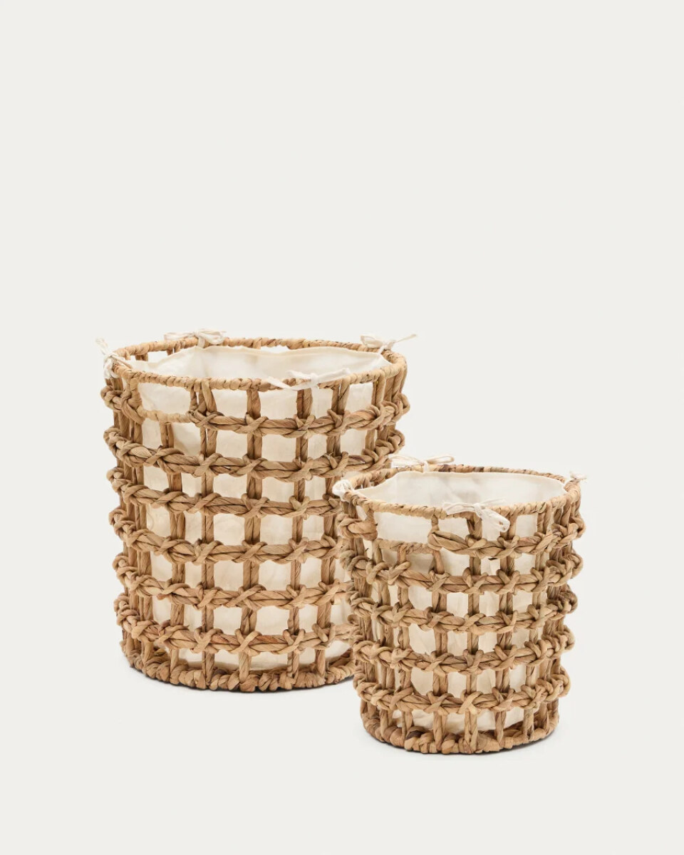 Dilam set of 2 natural fibre baskets.  30 cm /  38 cm