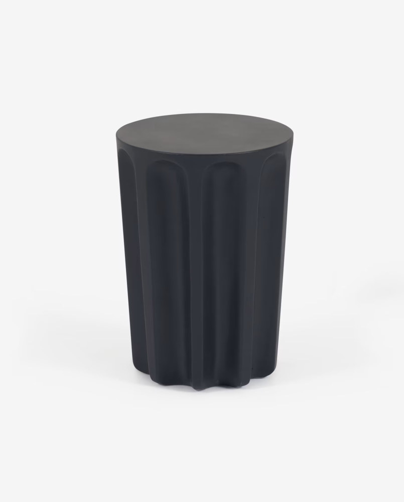 VILANDRA Vilandra round outdoor side table made of concrete