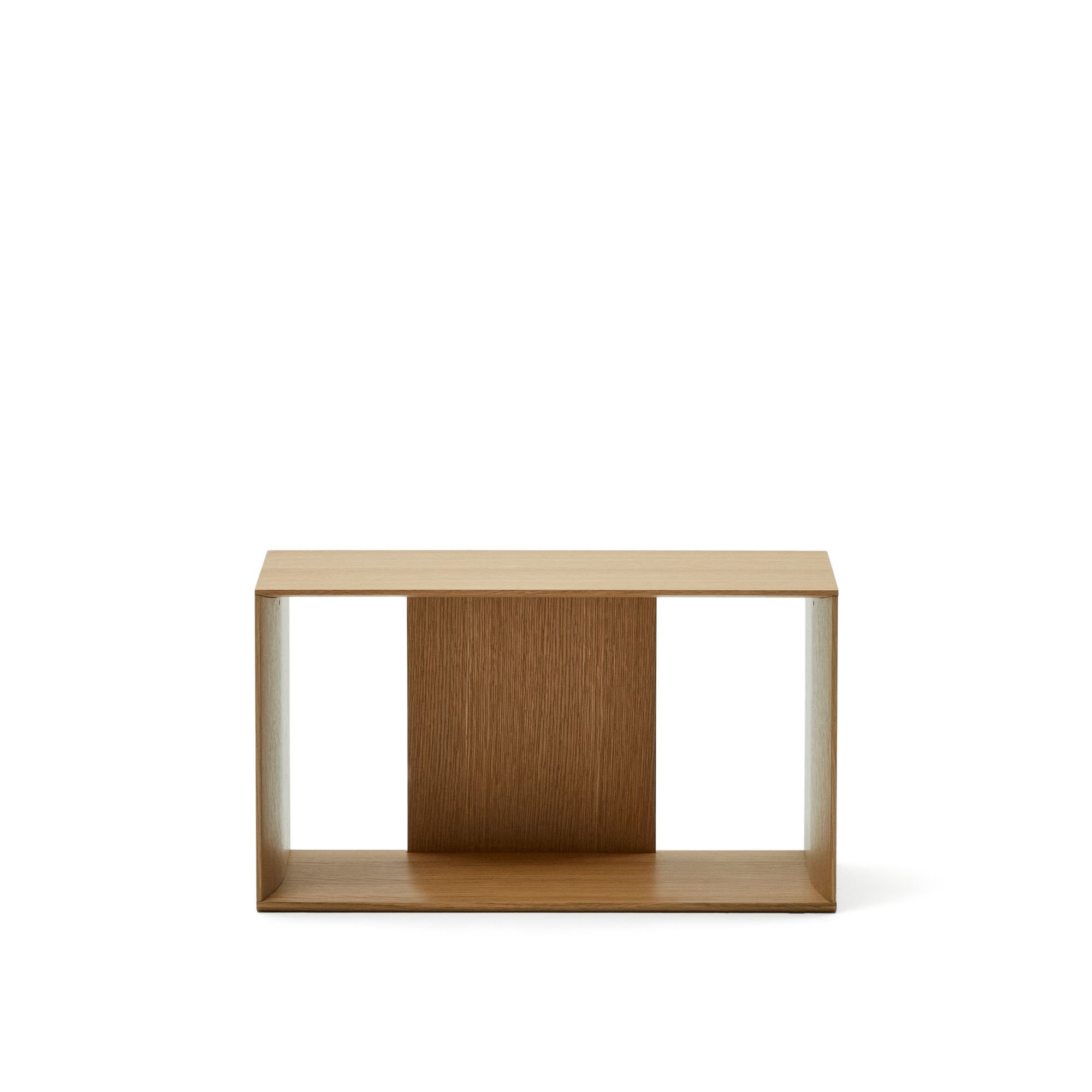 Litto medium shelf module in oak veneer. 67 x 38 cm