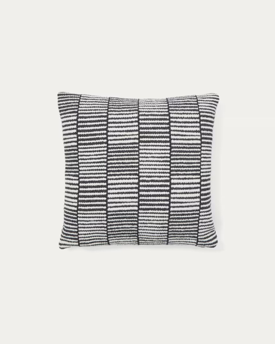 Levu black and white striped. 100% cotton cushion cover. 45 x 45 cm