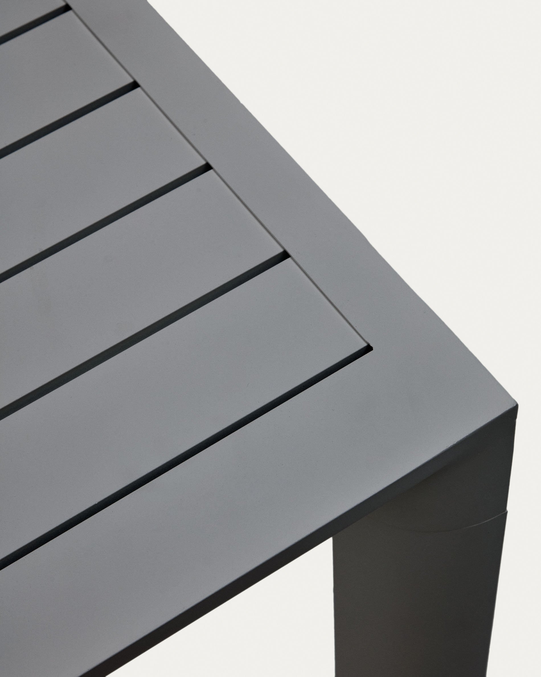 Culip aluminium outdoor table in powder coated grey finish. 220 x 100 cm