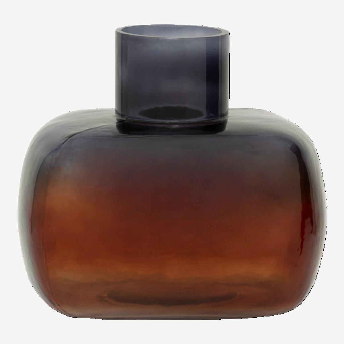 UNC vase Tano