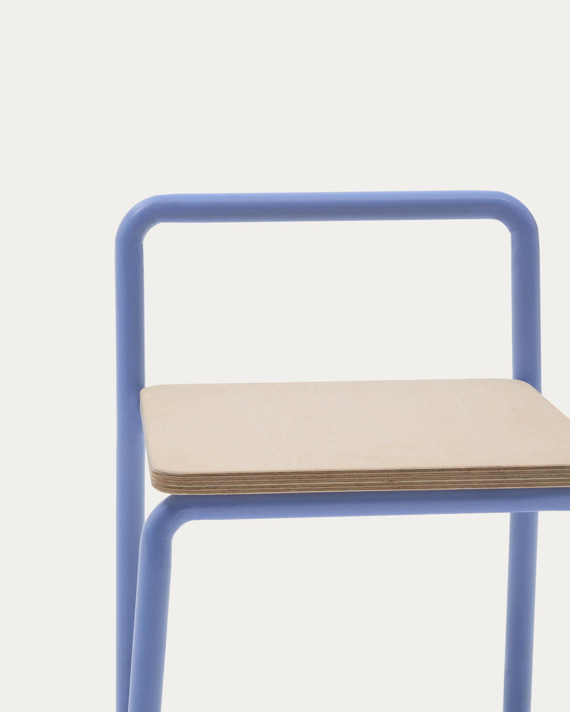 Tinn ash veneer chair with a blue metal structure