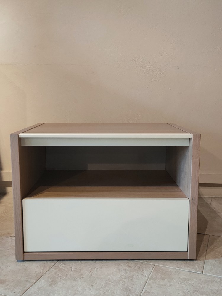 BED SIDE TABLE OAK 579X447X413mm