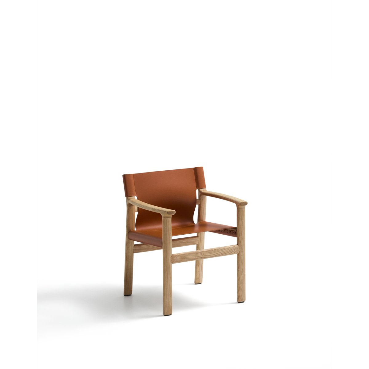 Jan chair made of light brown recycled leather fibres and FSC 100% solid ash wood with natural tone finish