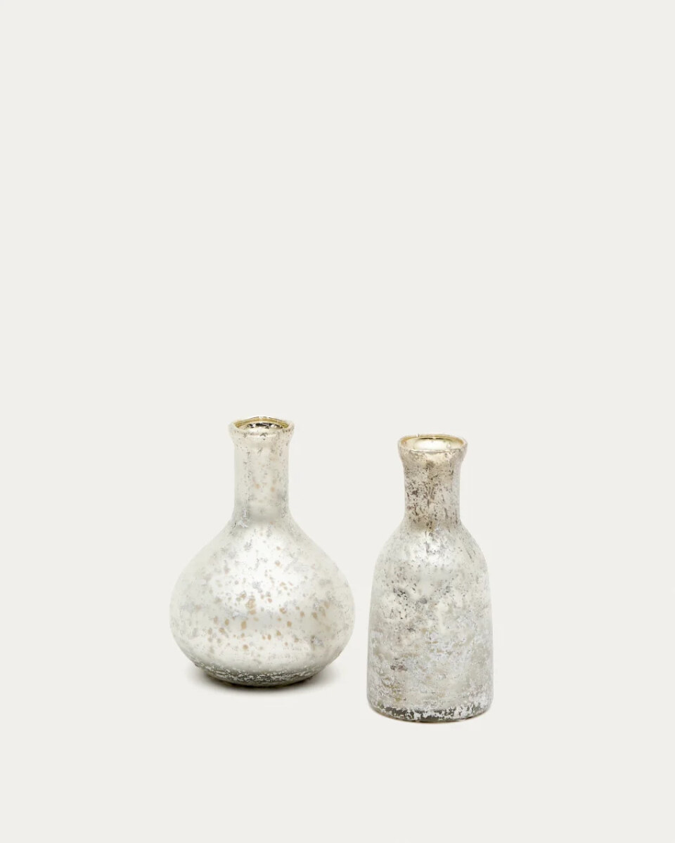 Deila set of 2 white. recycled-glass vases. 13 cm