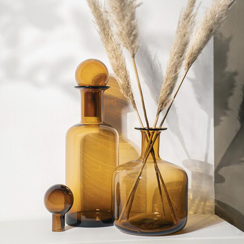 DECORATIVE ACCESSORIES